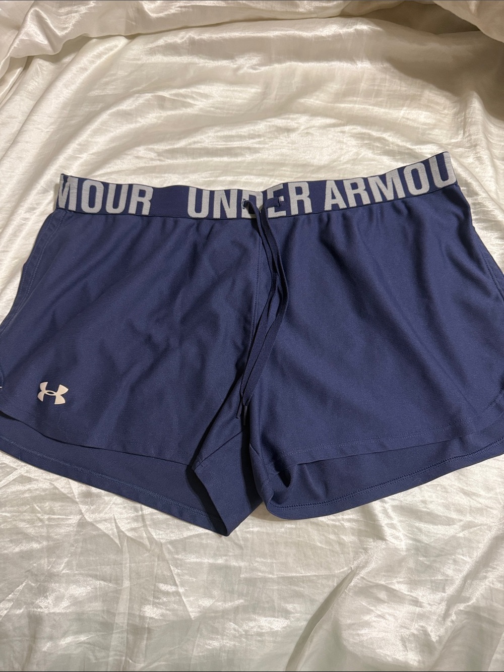 Under Armour Women’s Navy Athletic Shorts L